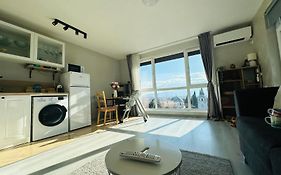 Sky Hills Apartment